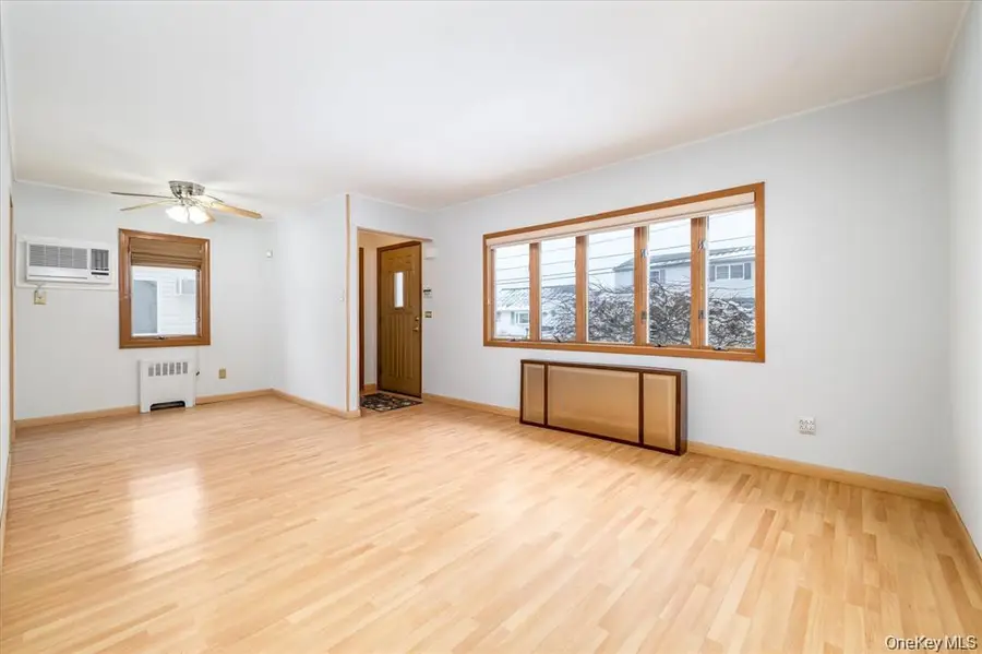 159 Nevada Street, Hicksville, NY 11801 - #3