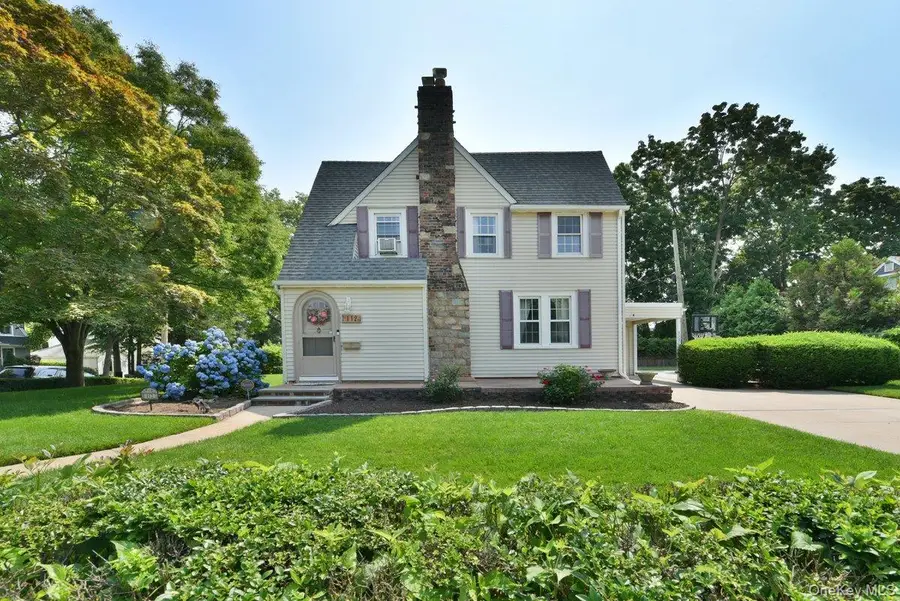 112 Cambridge Avenue, Stewart Manor, NY 11530 - #2