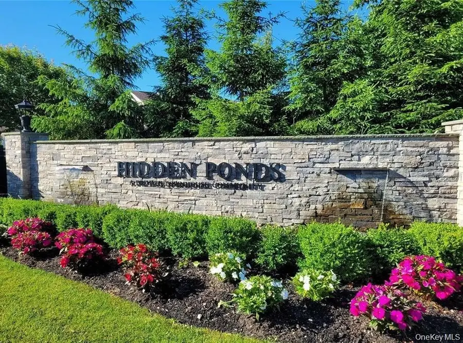 91 Hidden Ponds, Smithtown, NY 11787 - #2