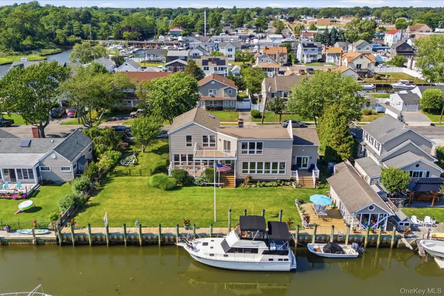 20 Barry Road, Amityville, NY 11701 - #2