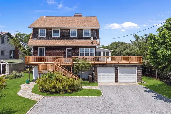 141 Harbor Beach Road, Mount Sinai, NY 11766
