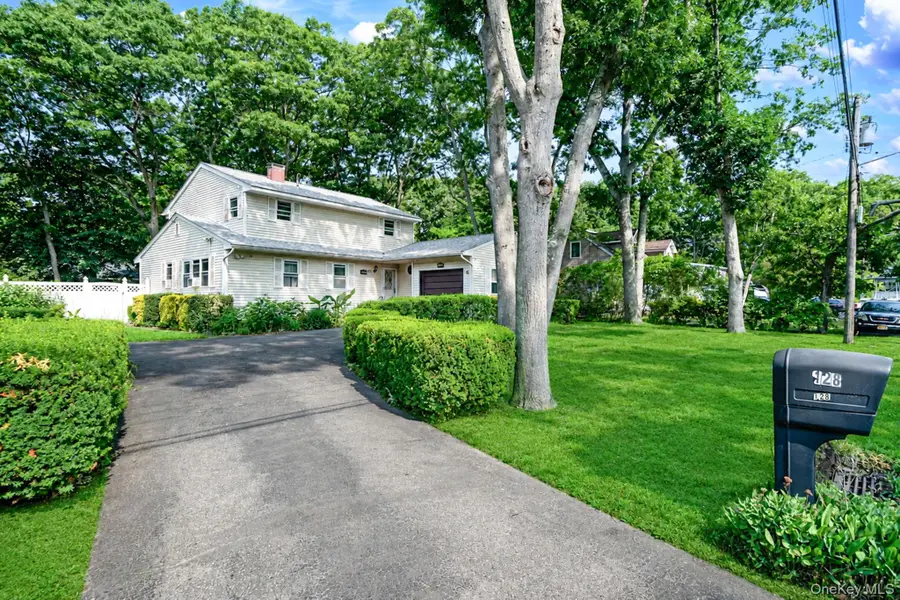 128 Avenue B, Holbrook, NY 11741 - #3