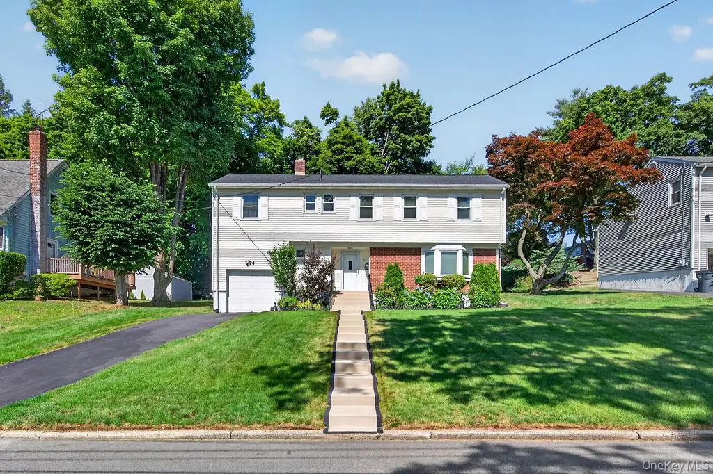 11 Oakridge Road, White Plains, NY 10607 - #1