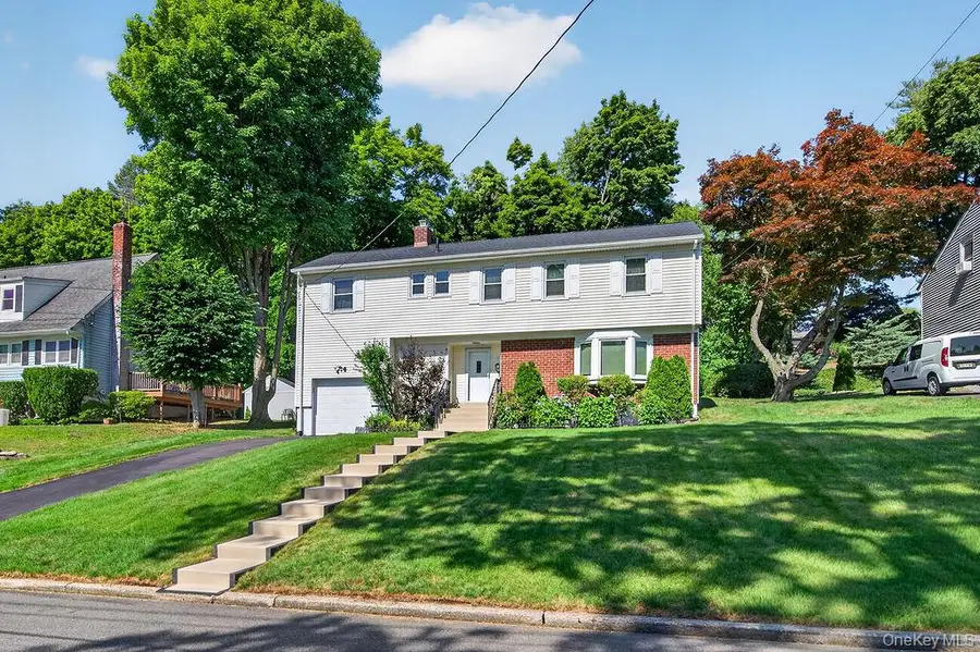 11 Oakridge Road, White Plains, NY 10607 - #2
