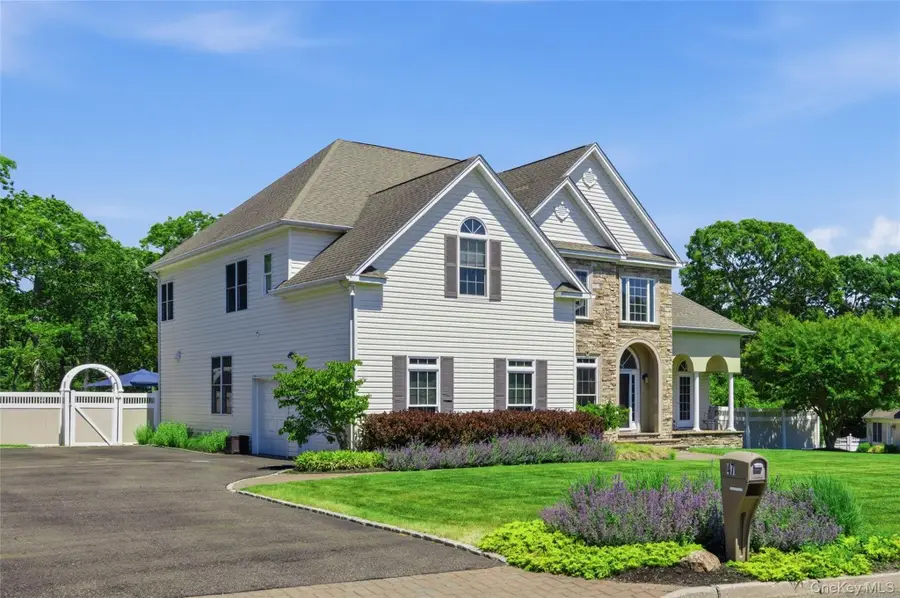 47 Grassland Circle, Mount Sinai, NY 11766 - #3