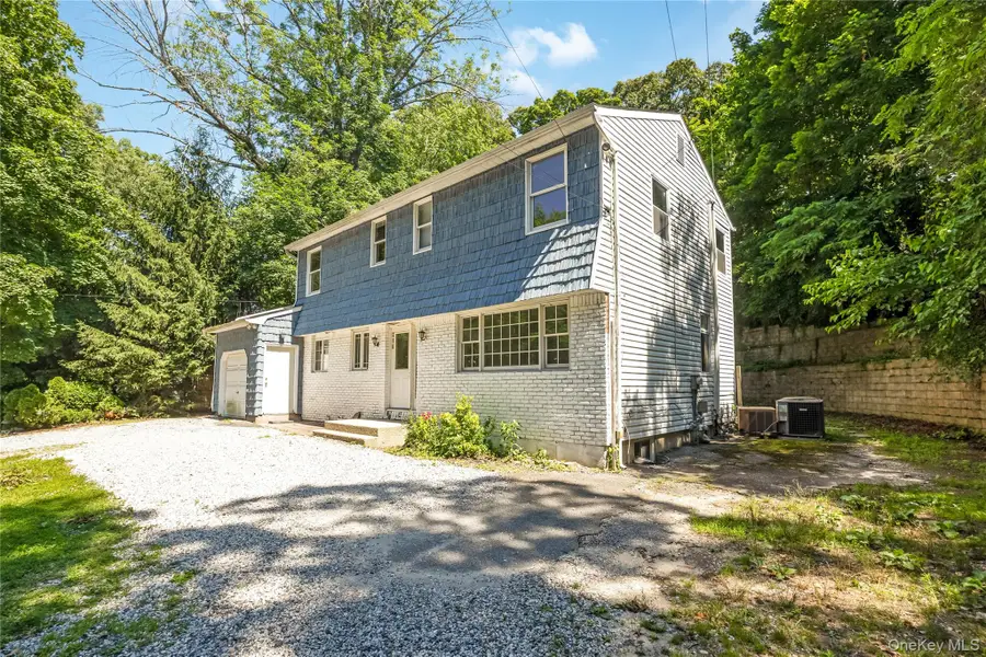 216 Woodbury Road, Woodbury, NY 11797 - #3