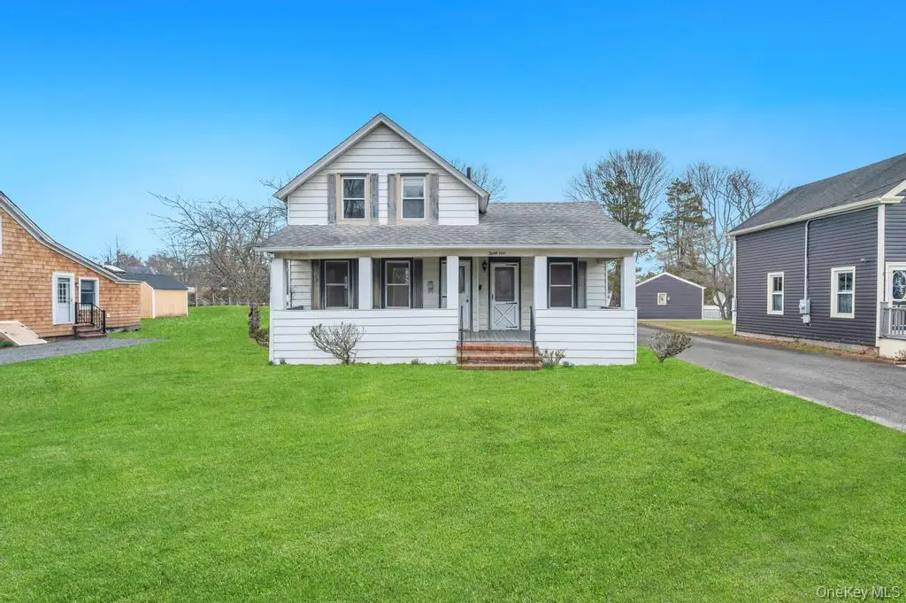 31 West Avenue, West Sayville, NY 11796 - #1