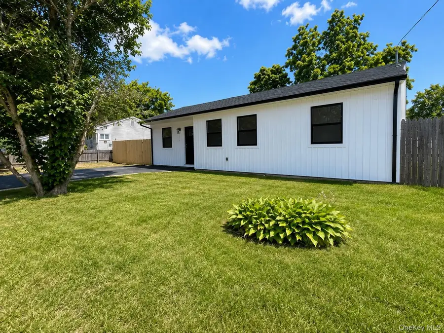 24 E Cherry Street, Central Islip, NY 11722 - #3