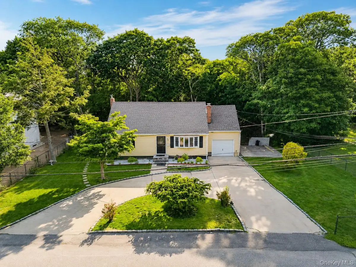 30 Dow Street, Central Islip, NY 11722 - #1