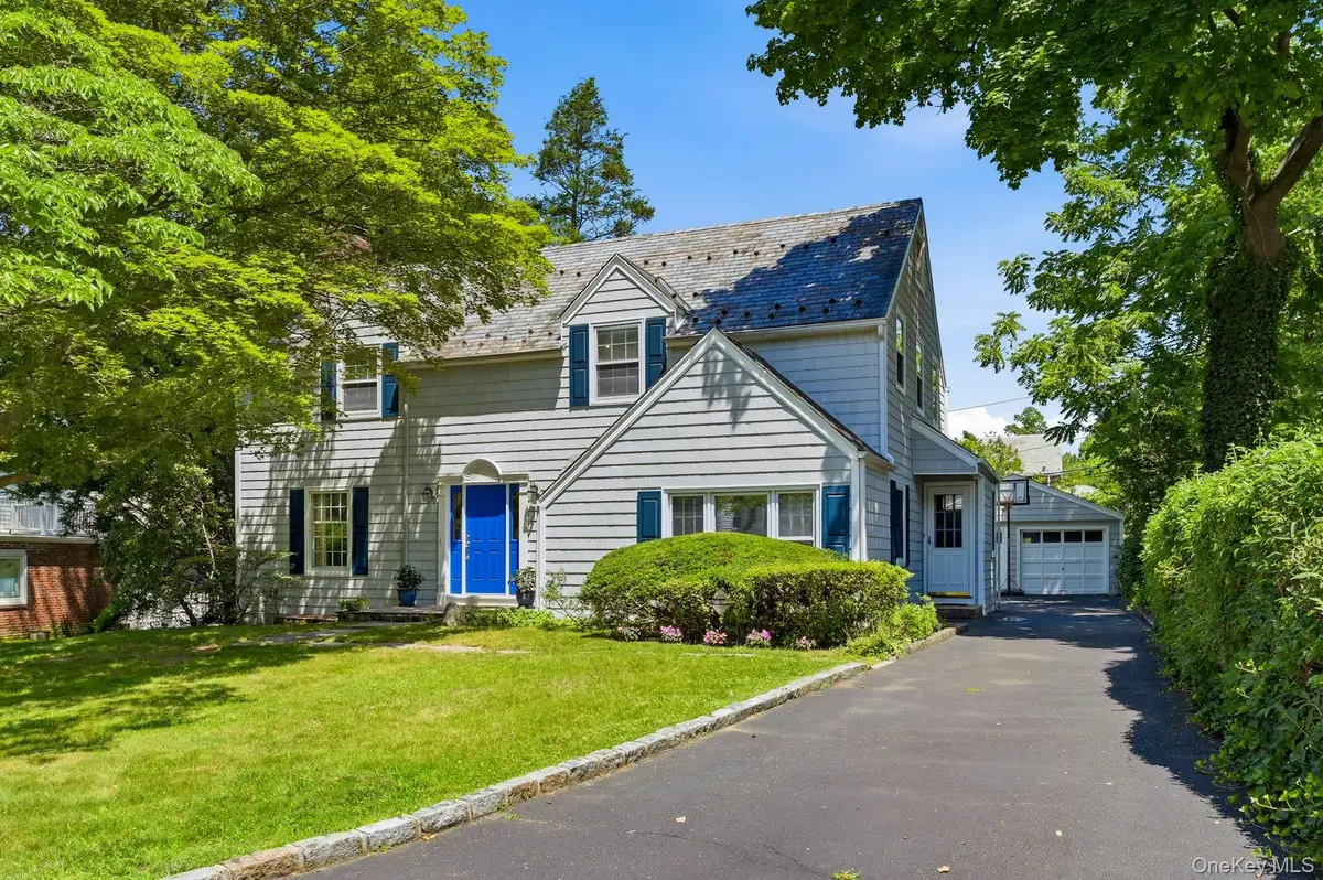 17 Monfort Road, Port Washington, NY 11050 - #1