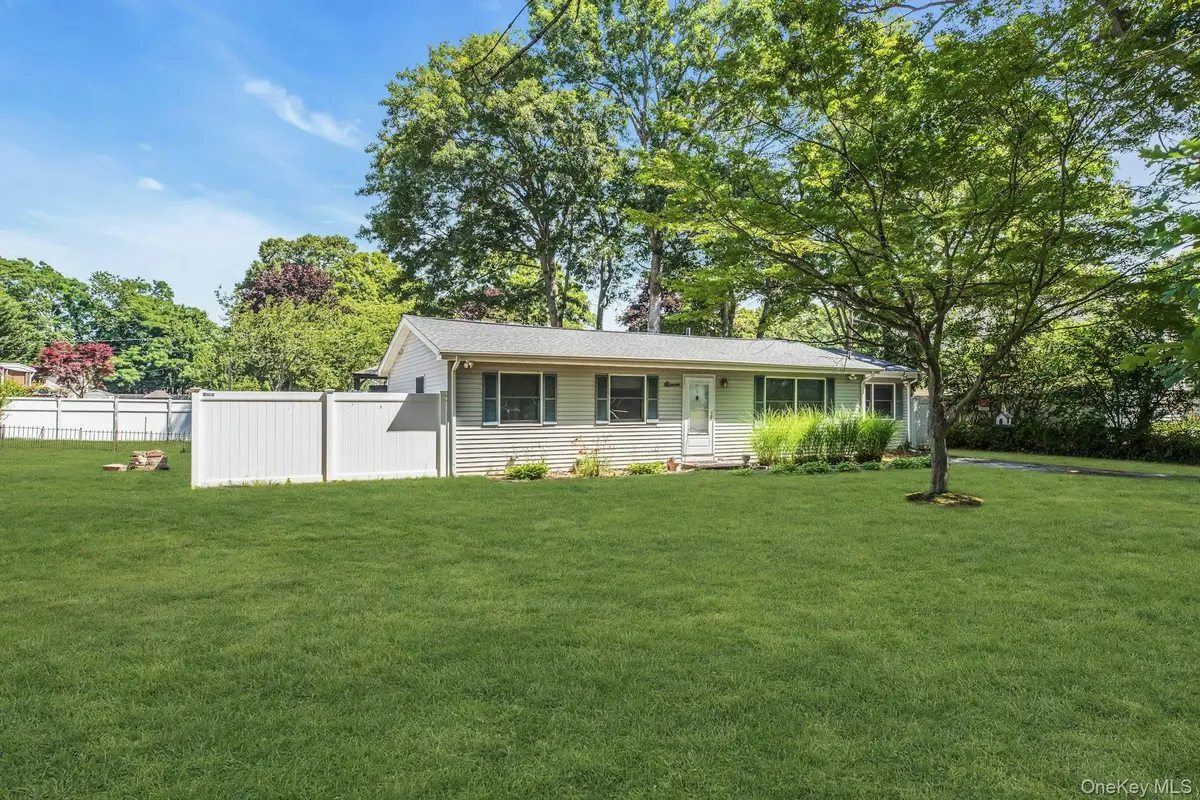 11 Wood Avenue, Shirley, NY 11967 - #1