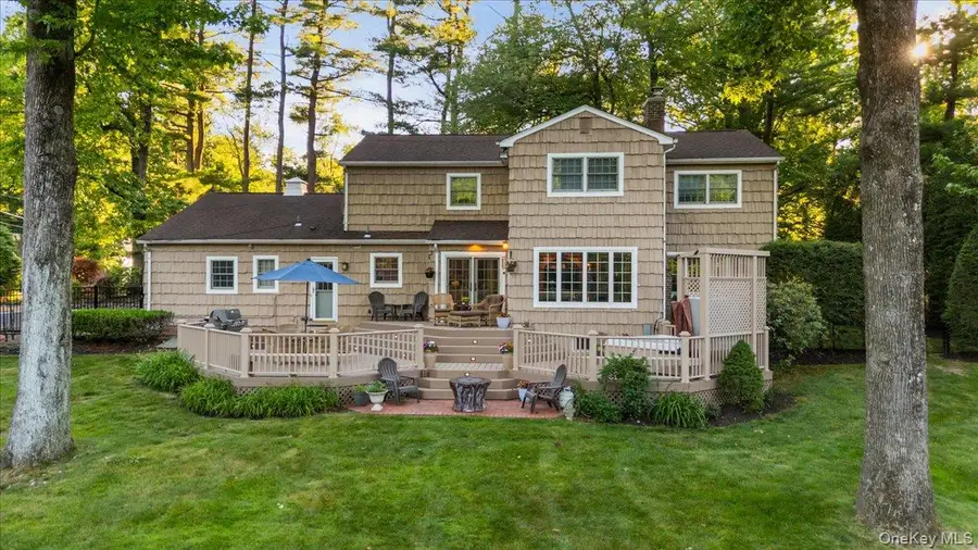 96 Plainview Road, Woodbury, NY 11797 - #2