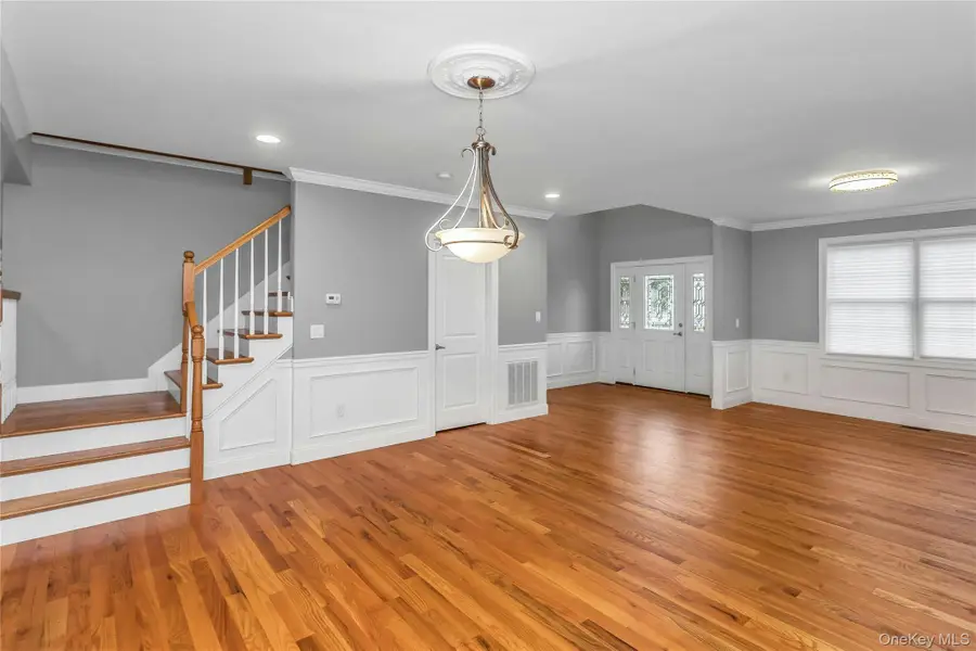17 Vera Avenue, Plainview, NY 11803 - #2