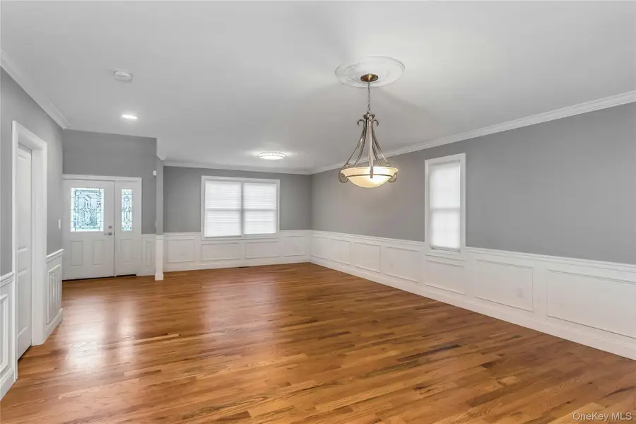 17 Vera Avenue, Plainview, NY 11803 - #3
