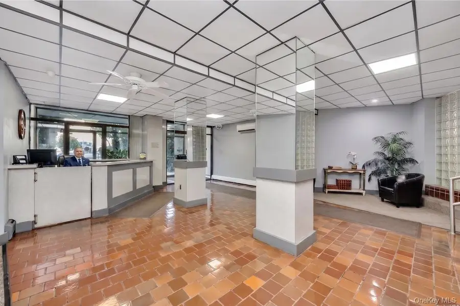 135 Post Avenue #2Q, Westbury, NY 11590 - #3