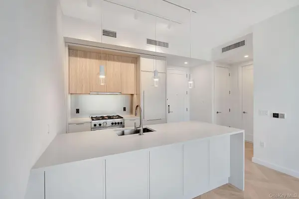 41st Avenue 29-18, Long Island City, NY 11101