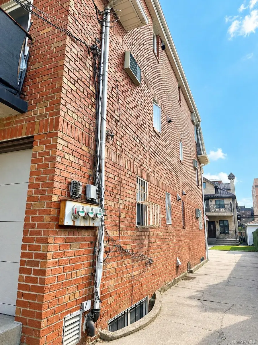 4512 Robinson Street, Flushing, NY 11355 - #3