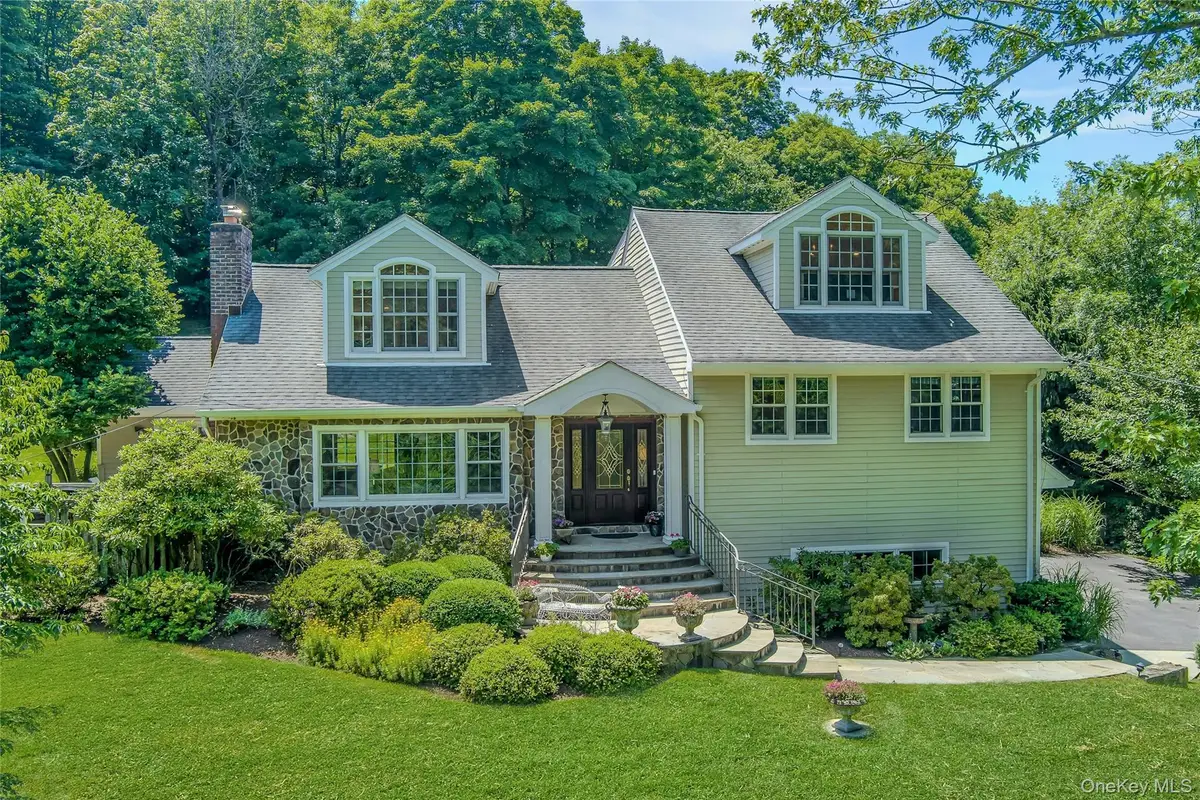 22 Garey Drive, Chappaqua, NY 10514 - #1