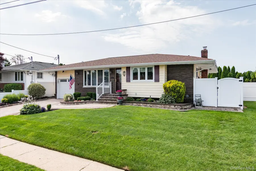 34 1st Avenue, Farmingdale, NY 11735 - #3