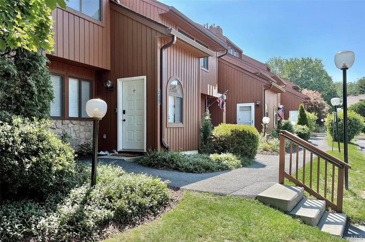 212 Falcon Court, Poughkeepsie, NY 12603 - #1