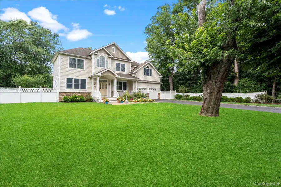 90 Meadow Glen Road, Northport, NY 11768 - #3