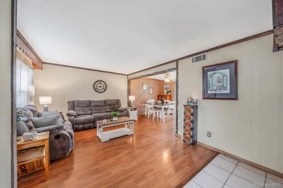 22 Jane Street, Selden, NY 11784 - #3