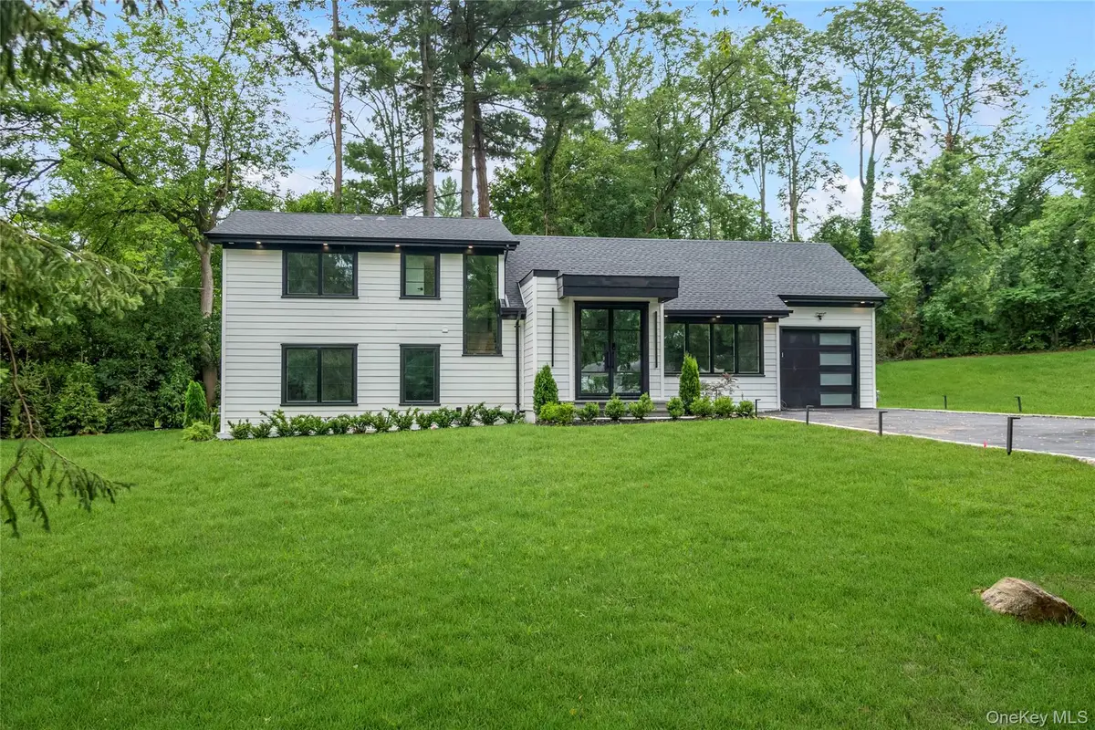 28 Red Brook Road, Great Neck, NY 11024 - #1
