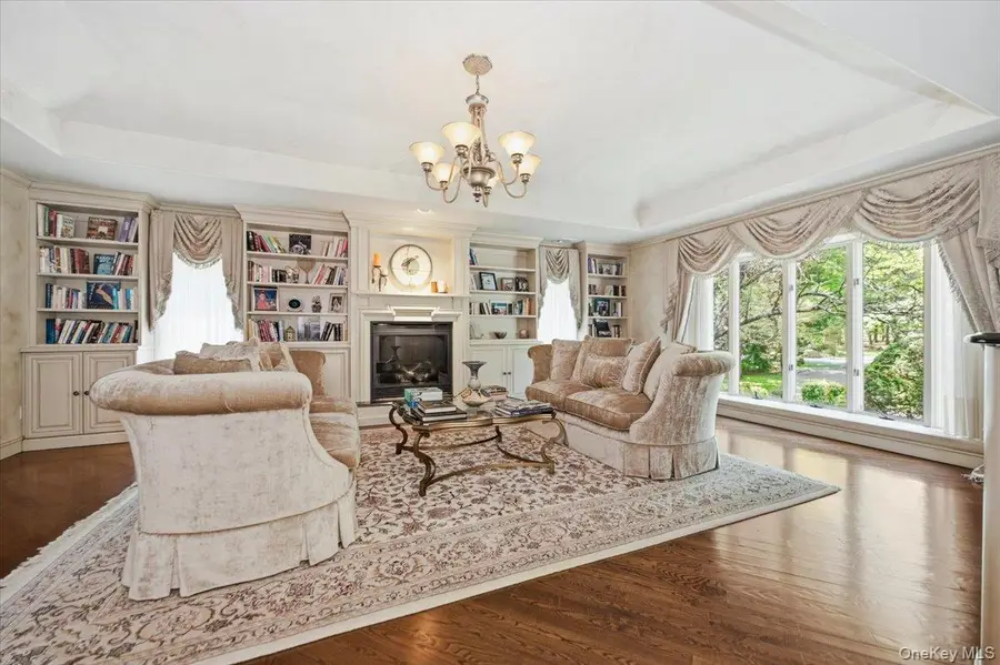 33 Meadow Farm Road, East Islip, NY 11730 - #3