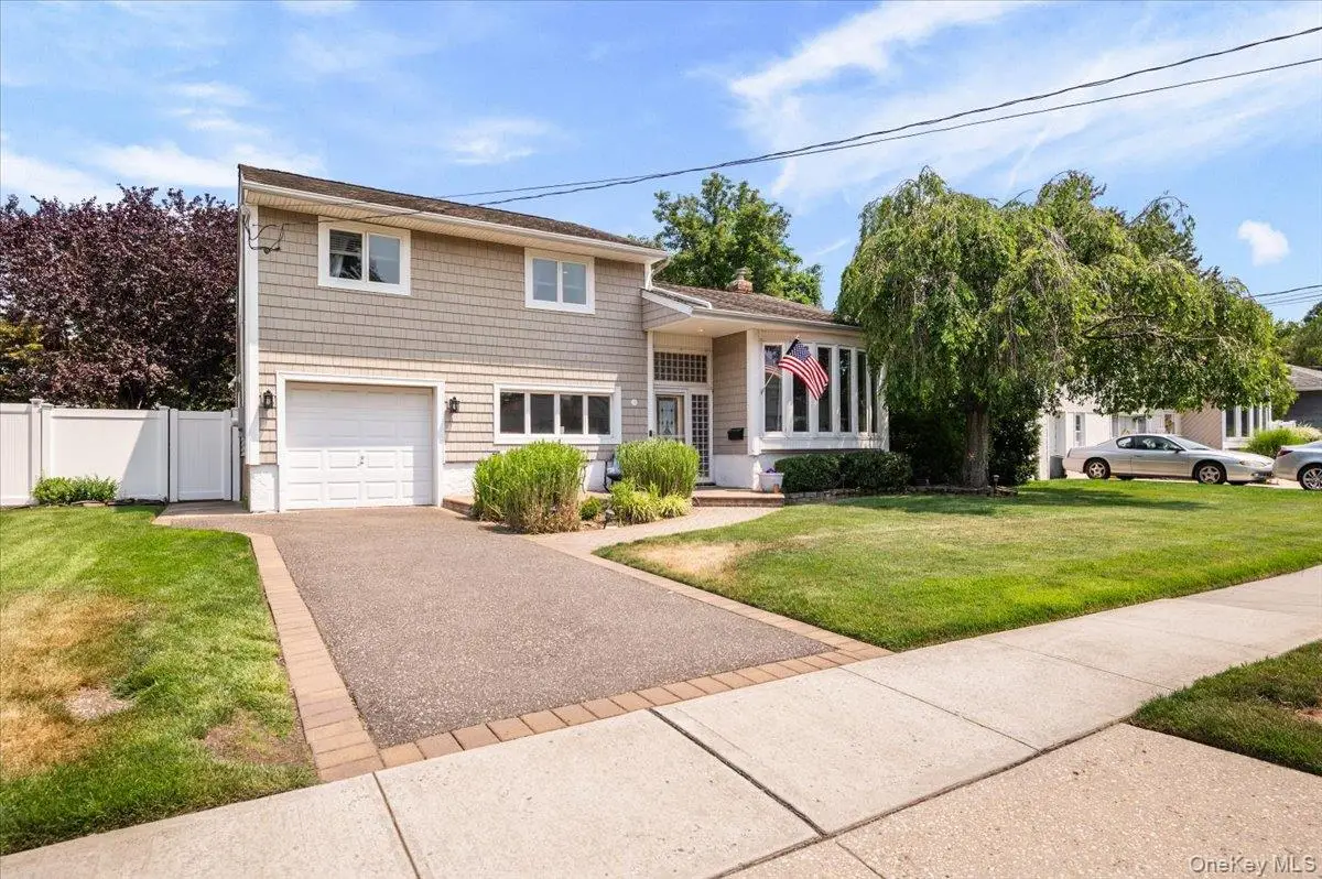 215 N Boston Avenue, Massapequa, NY 11758 - #1