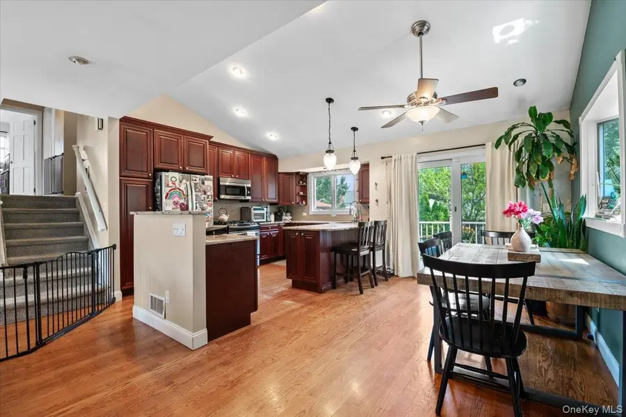 215 N Boston Avenue, Massapequa, NY 11758 - #2