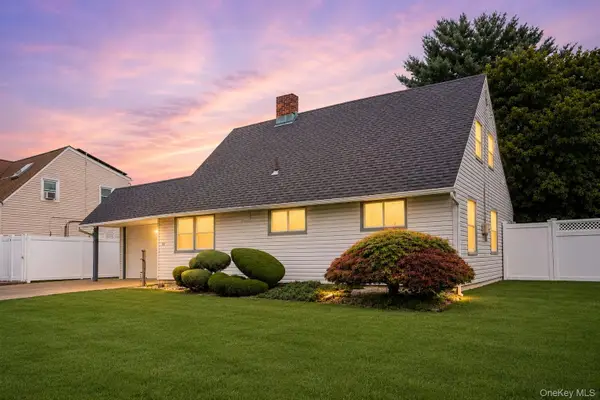 30 Bent Lane, Levittown, NY 11756