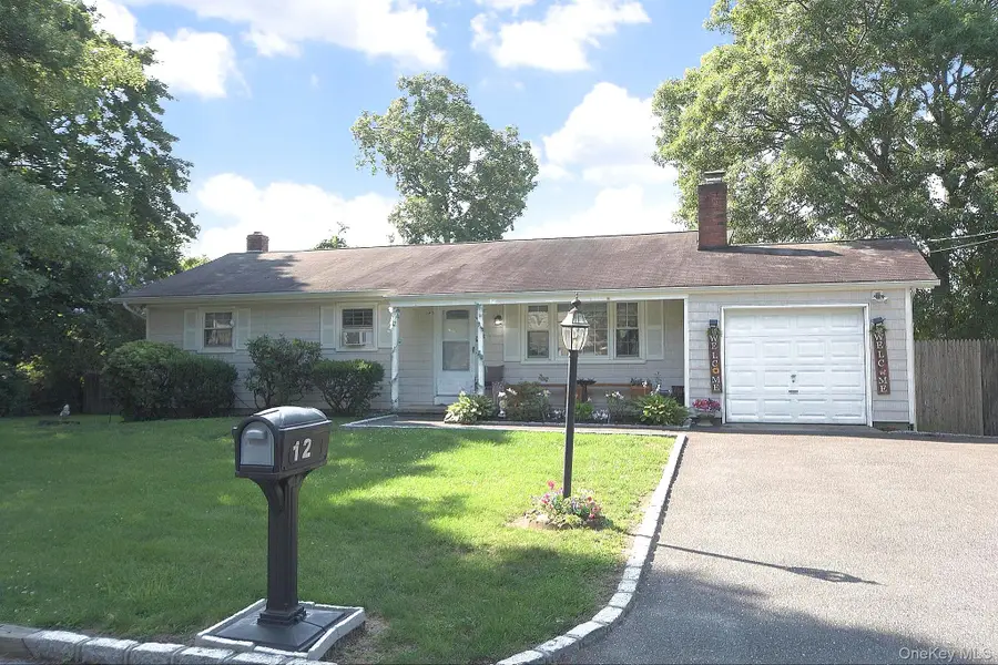12 Acorn Street, Ronkonkoma, NY 11779 - #2