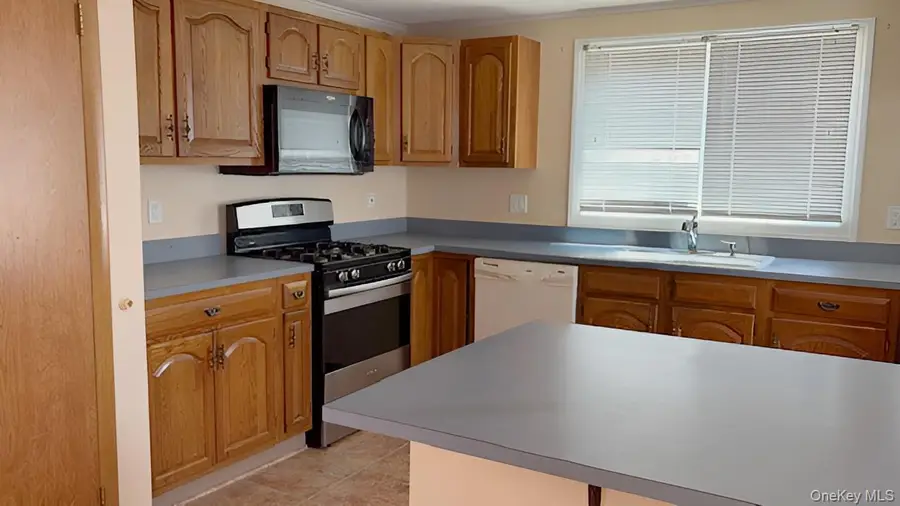 5131 Village Circle E, Manorville, NY 11949 - #3