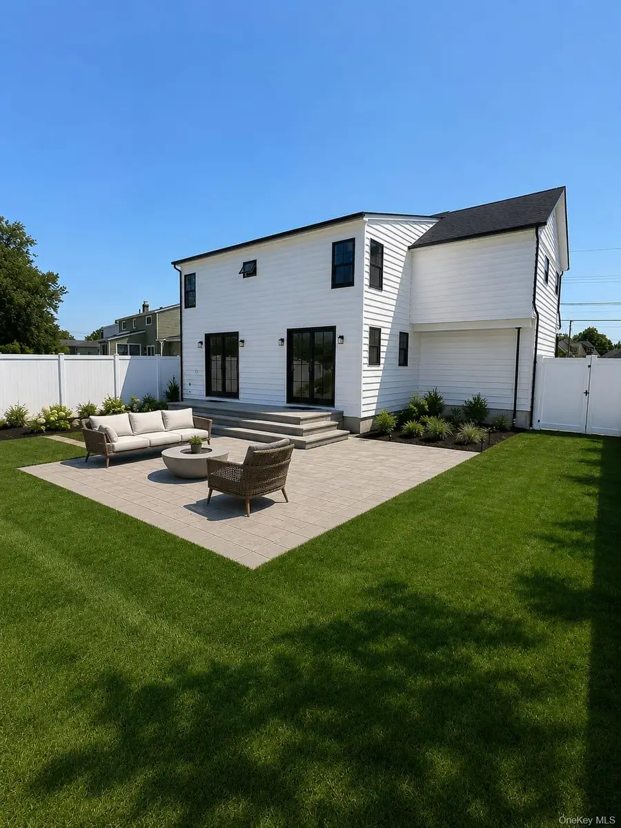 60 Westwood Road S, Massapequa Park, NY 11762 - #3