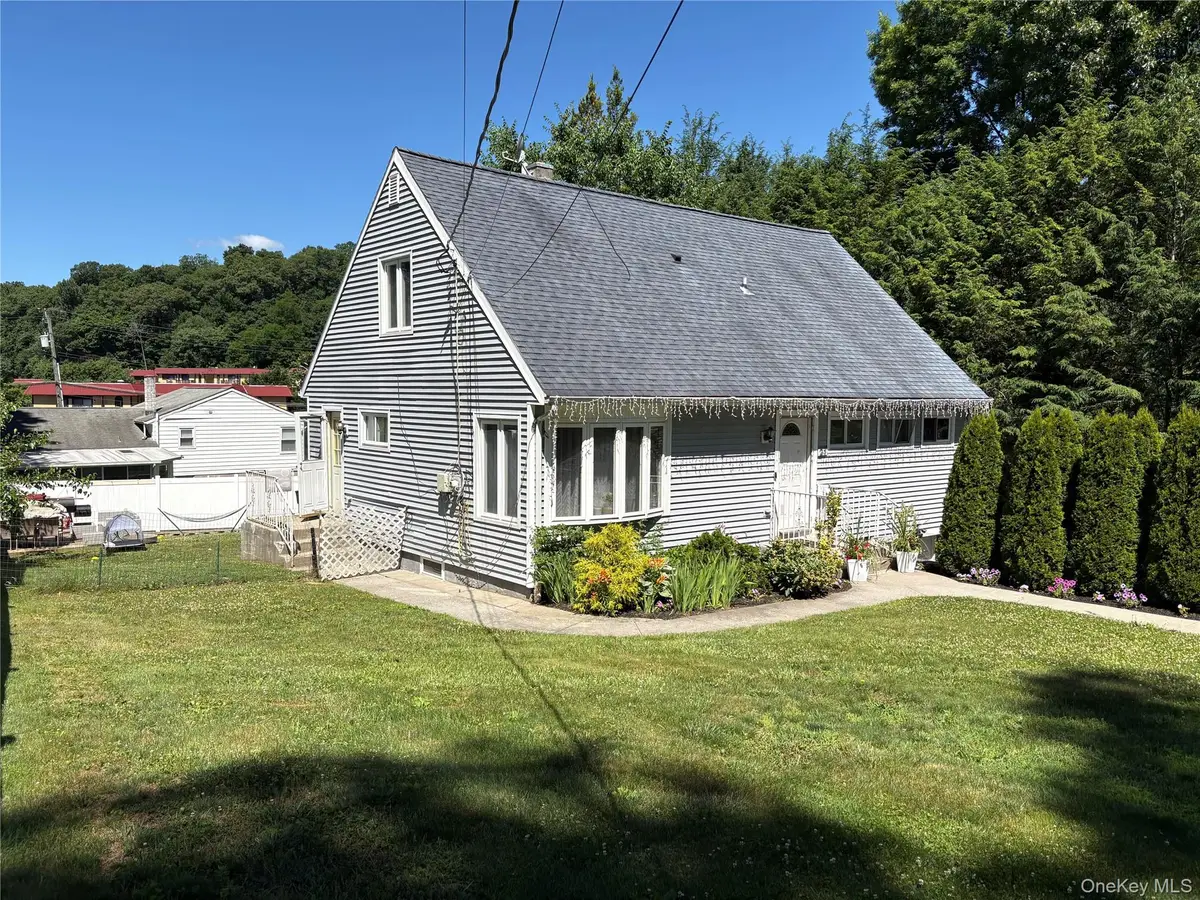 21 Washington Place, White Plains, NY 10603 - #1