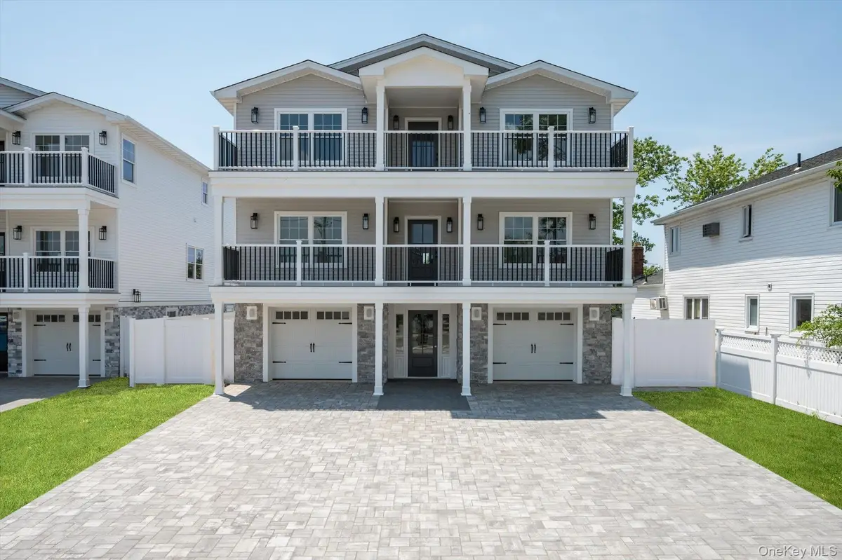 21 Island Parkway N, Island Park, NY 11558 - #1