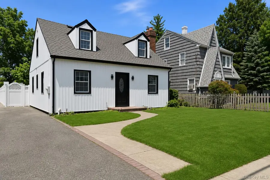 48 Flower Street, Hicksville, NY 11801 - #3