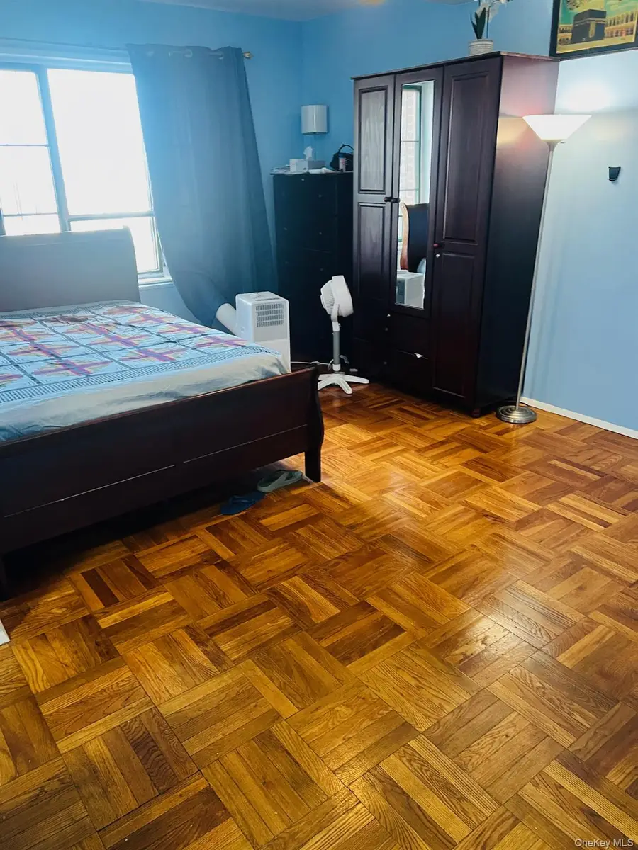 2059 Mcgraw Avenue 10c #10C, Bronx, NY 10462 - #3