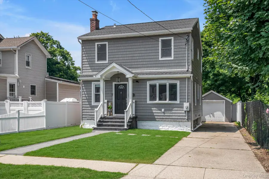 498 Farmers Avenue, Bellmore, NY 11710 - #2