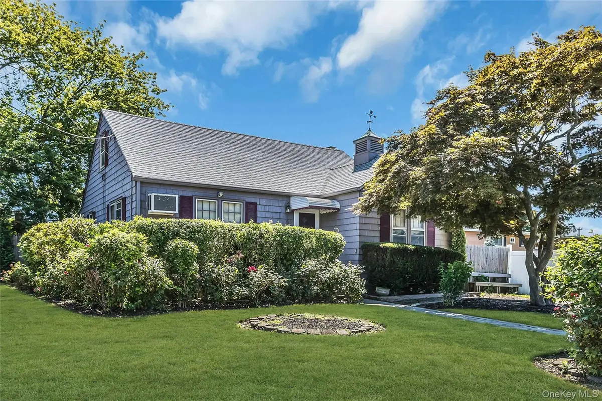 9 Kays Court, North Babylon, NY 11703 - #1