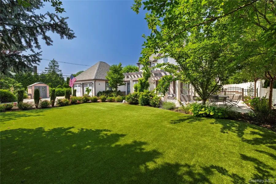 7 Yorkshire Road, Rockville Centre, NY 11570 - #2