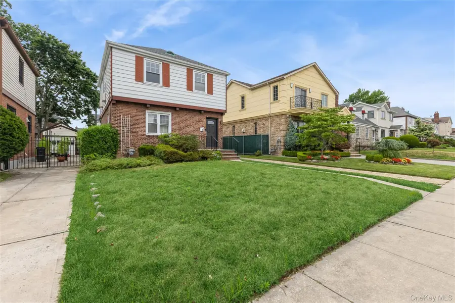 7548 183rd Street, Fresh Meadows, NY 11366 - #2