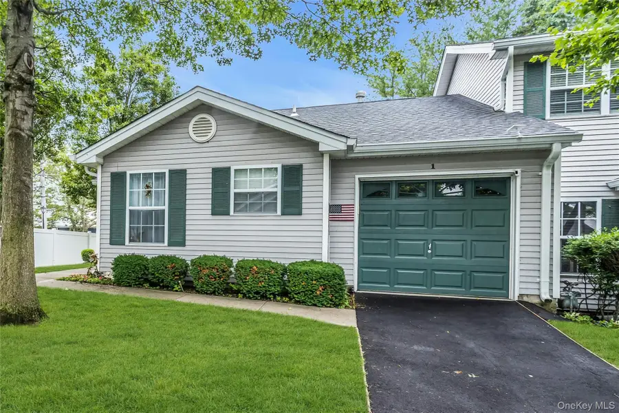 1 Biltmore Circle #1, Huntington Station, NY 11746 - #3