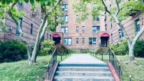 144-11 Sanford Avenue #5I, Flushing, NY 11355