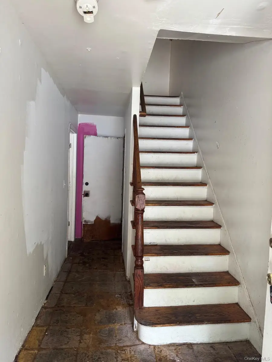 3234 Wickham Avenue, Bronx, NY 10469 - #2
