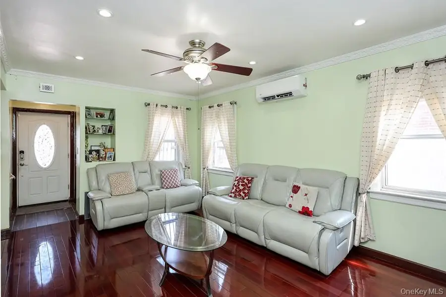 18348 Camden Avenue, Saint Albans, NY 11412 - #3