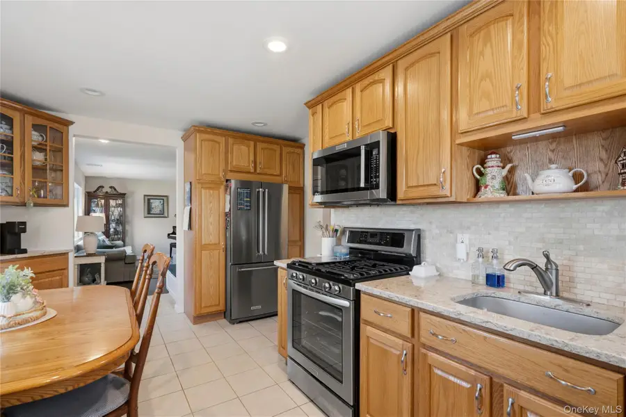 36 Liszt Street, Hicksville, NY 11801 - #3