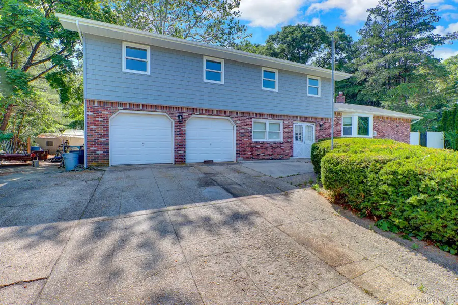 6 Stonington Circle, Wheatley Heights, NY 11798 - #2