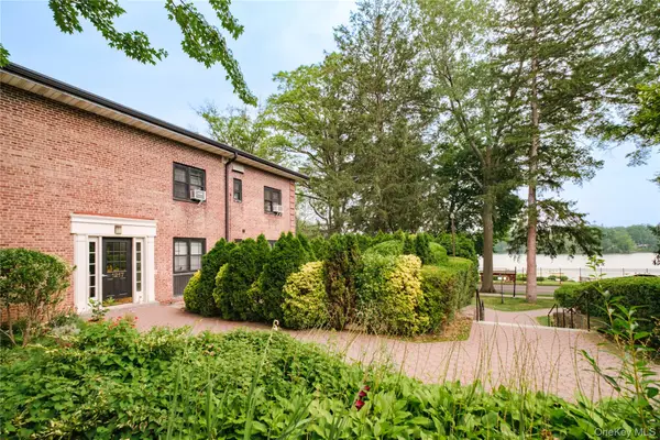 1217 California Road #A-23, Eastchester, NY 10709