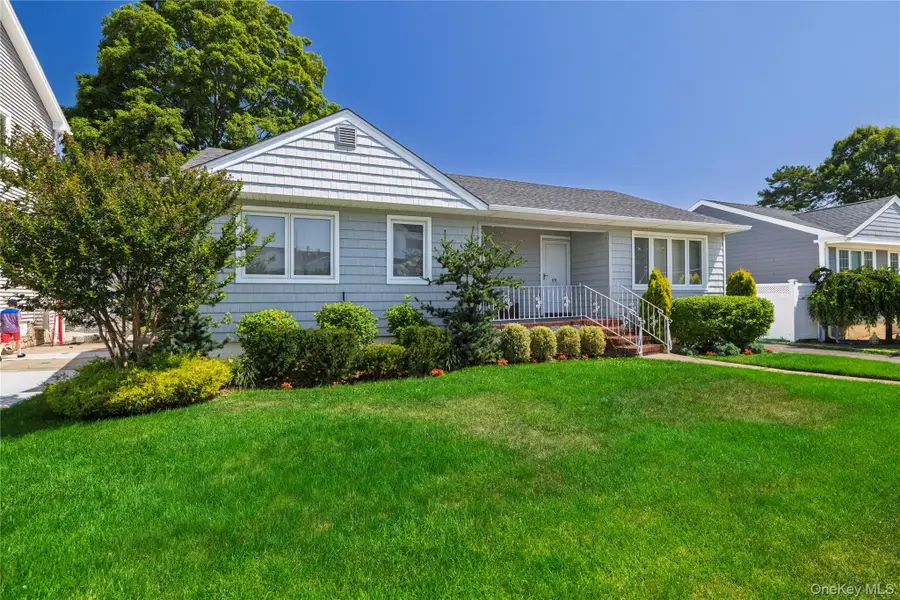 676 Dickens Avenue, Franklin Square, NY 11010 - #2